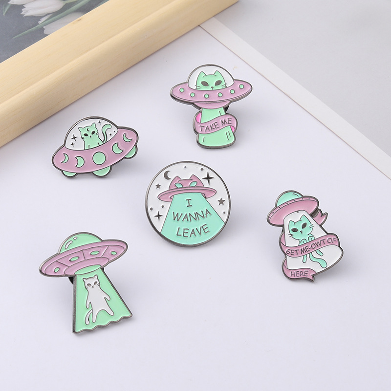 'Escape Here' Alien Cat Enamel - đánh giá và giá Science Buddies